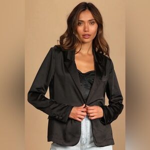 Lulu’s Trending Up Black Satin Blazer Size Small